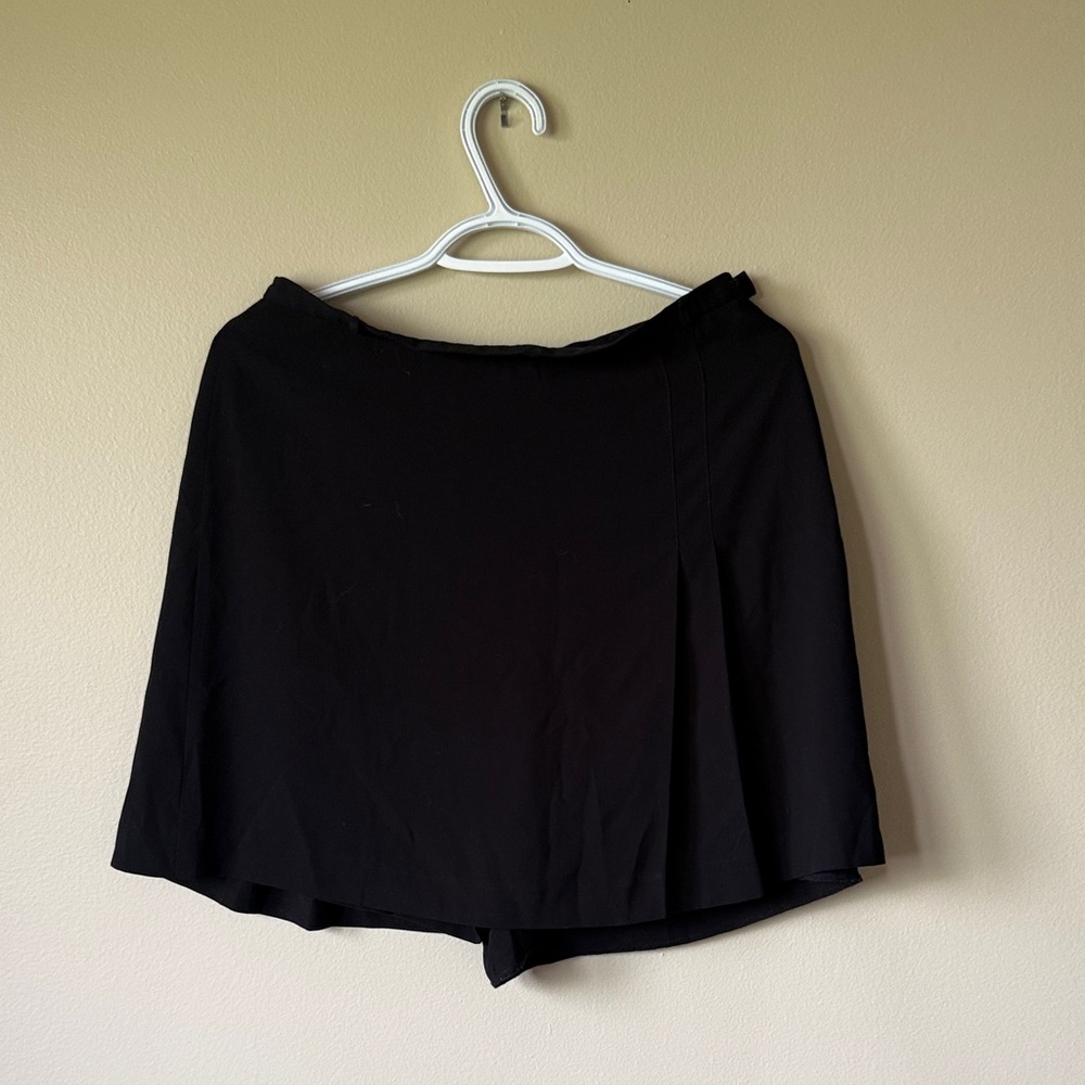 Banana Republic Vintage Black Women's Skort – Classic A-Line Style